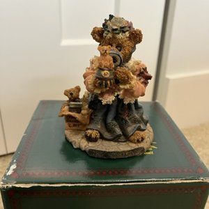 Boyds Bears and Friends - The Collector